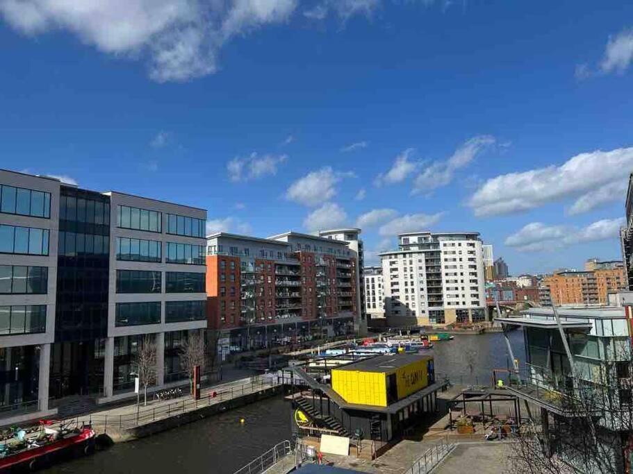 Leeds Clarence Dock 2 Bedroom Apt Zewnętrze zdjęcie